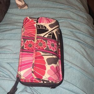 vera bradley wristlet